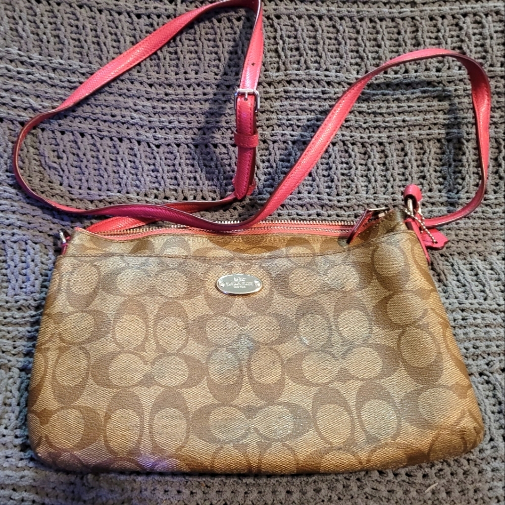 EUC Tan & Pink Coach purse